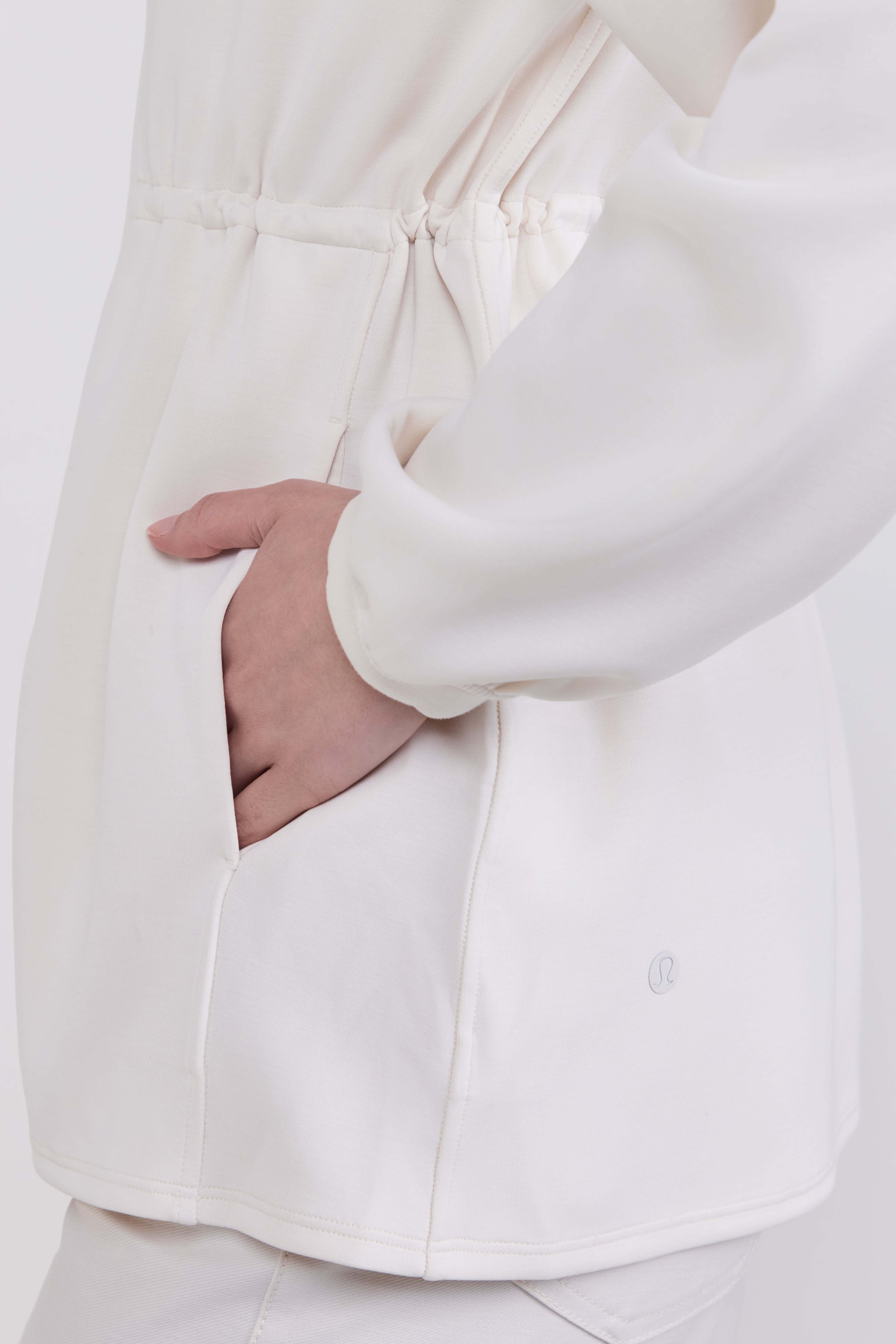 תמונת תקריב דוגמן של Softstreme&trade; Cinch-Waist Full-Zip Jacket