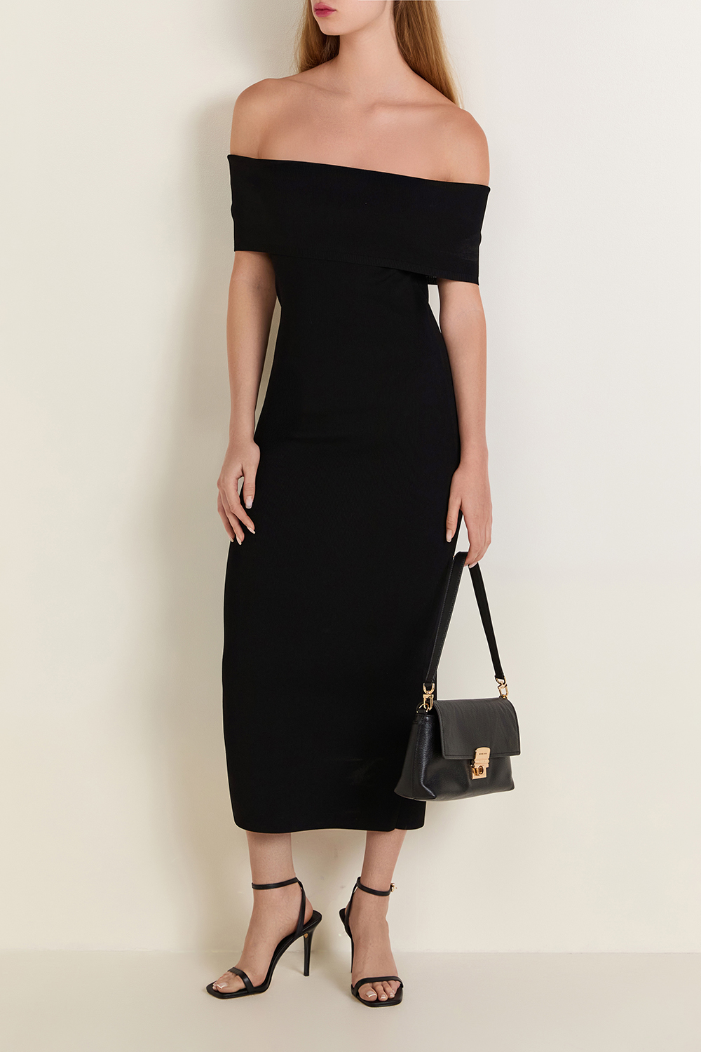 תמונת דוגמן קידמית של סנדלי עקב