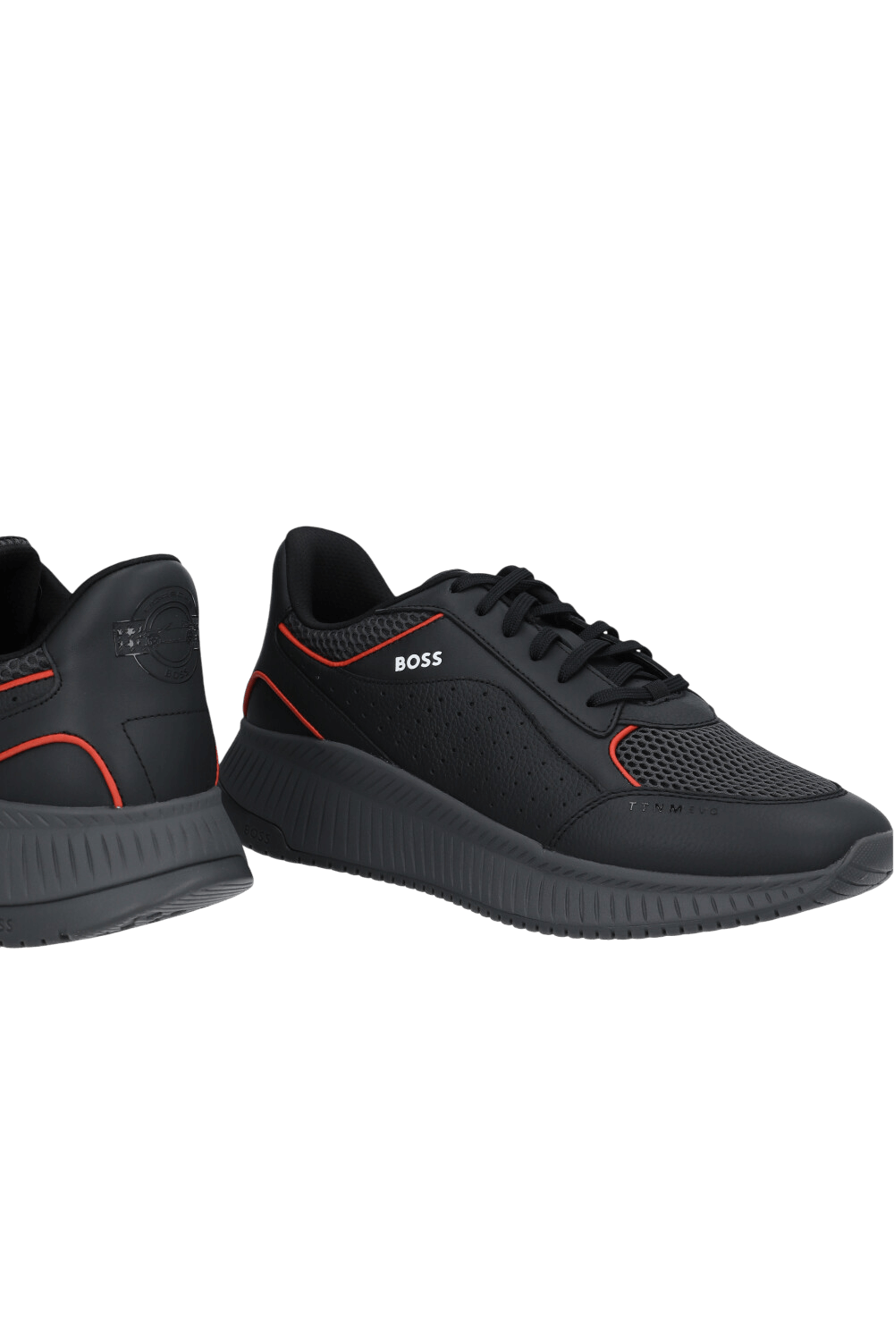 תמונת תקריב של נעלי סניקרס בוס X פורשה