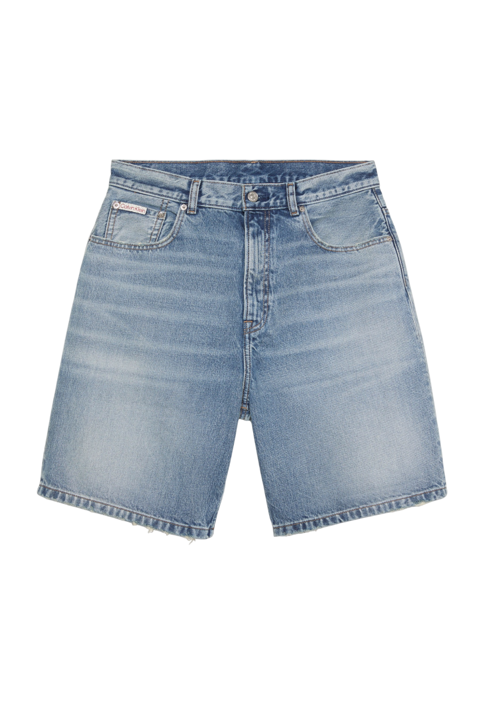 תמונה קידמית של מכנסי ג'ינס קצרים