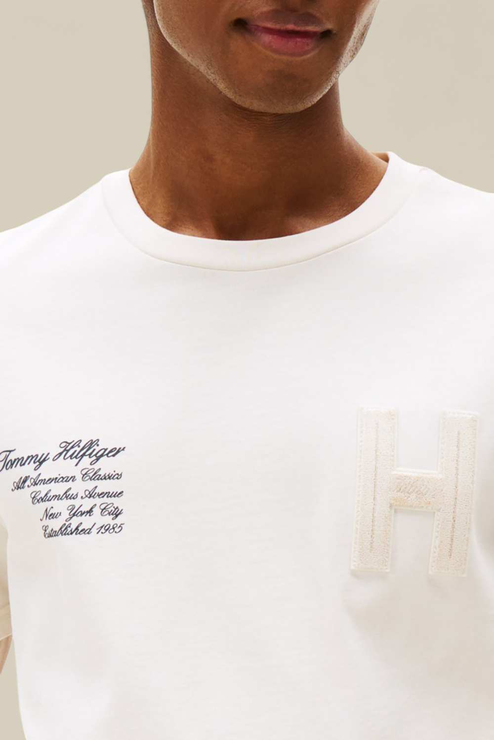 תמונת תקריב דוגמן של חולצת טי