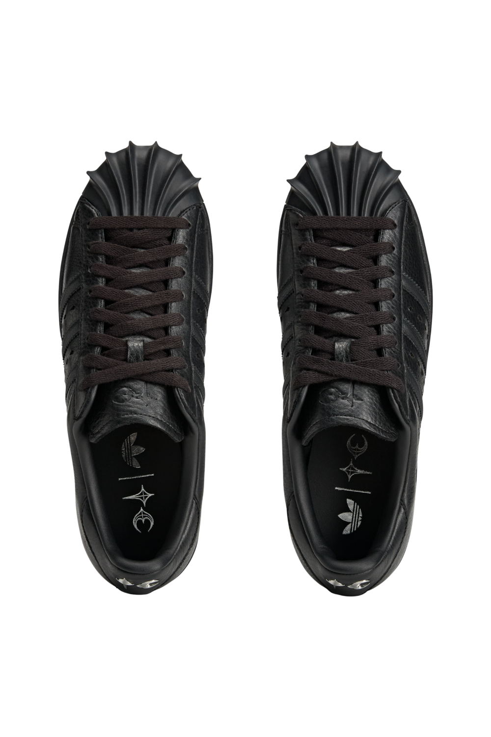 סופרסטאר וינטג&rsquo; טי־סי אדידס X ת&rsquo;אג קלאב