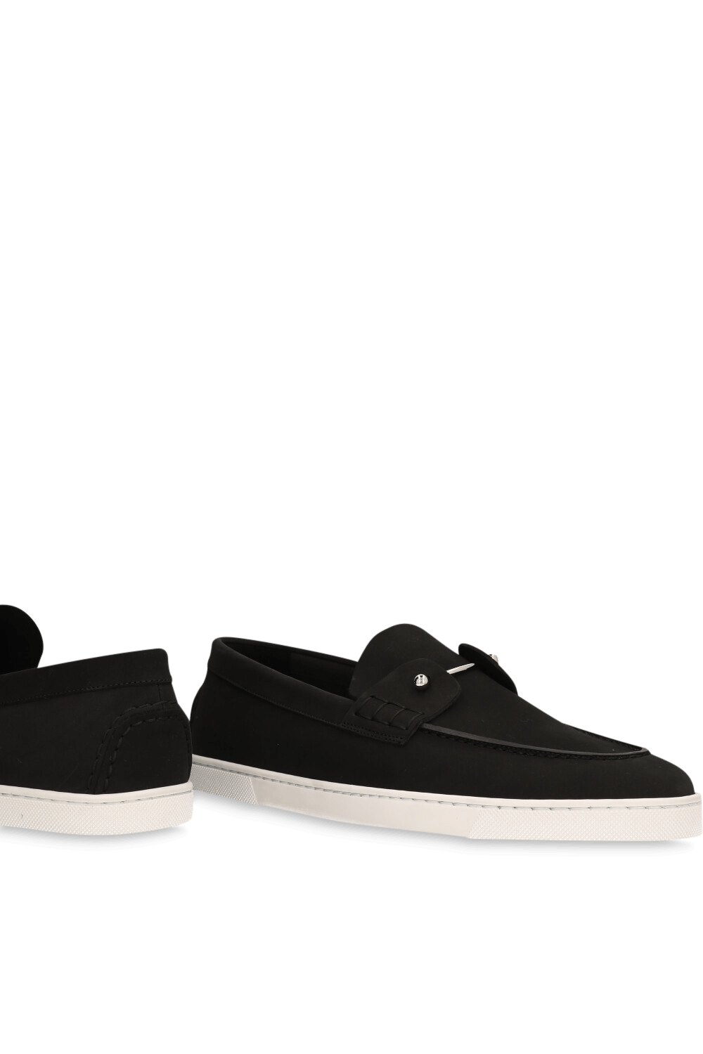 תמונת תקריב של נעלי מוקסינים