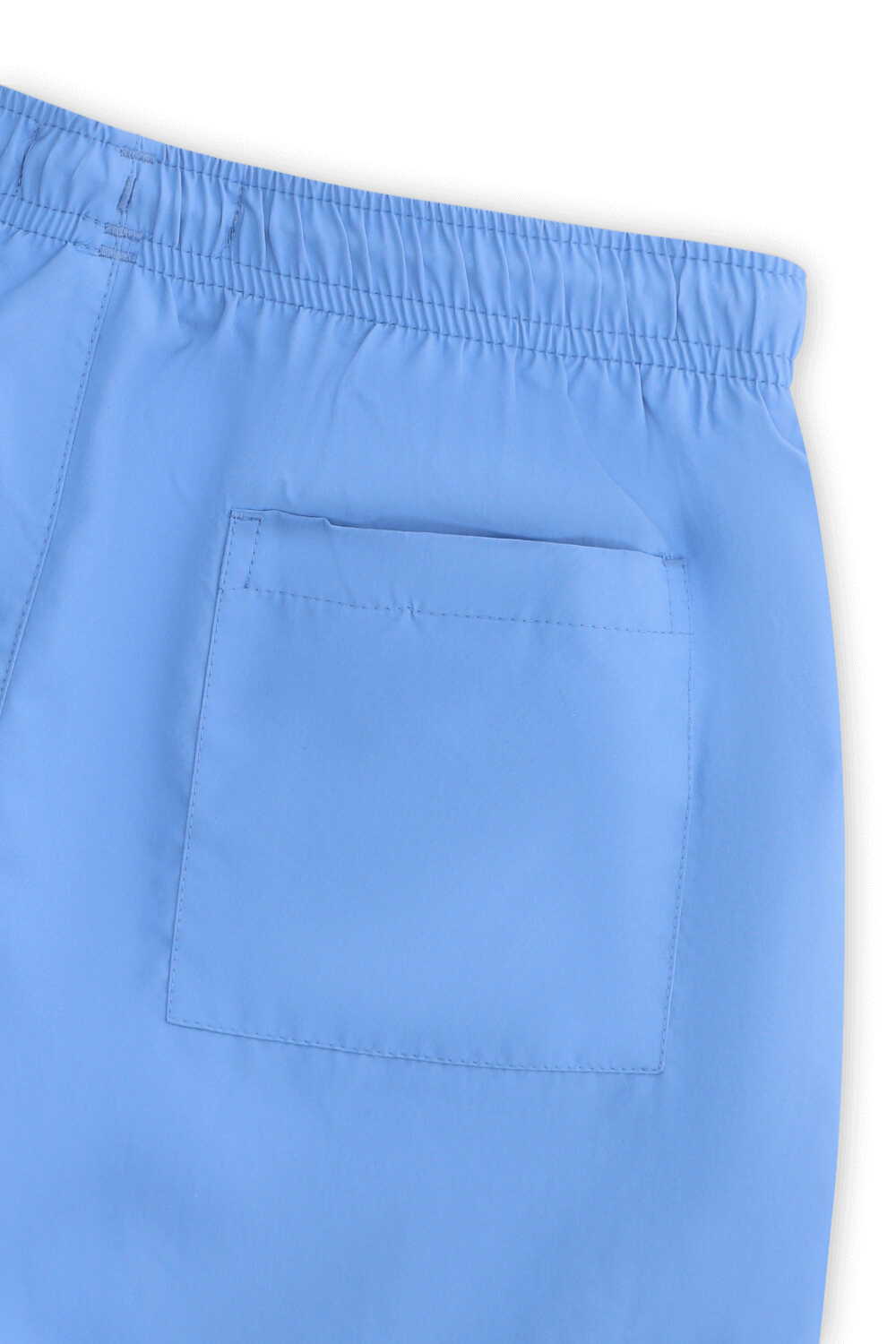 תמונה אחורית של מכנסי גלישה