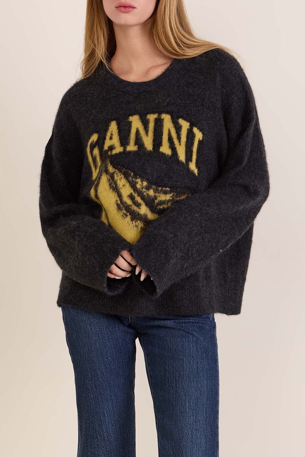 תמונת דוגמן קידמית של סריג צמר אוברסייז