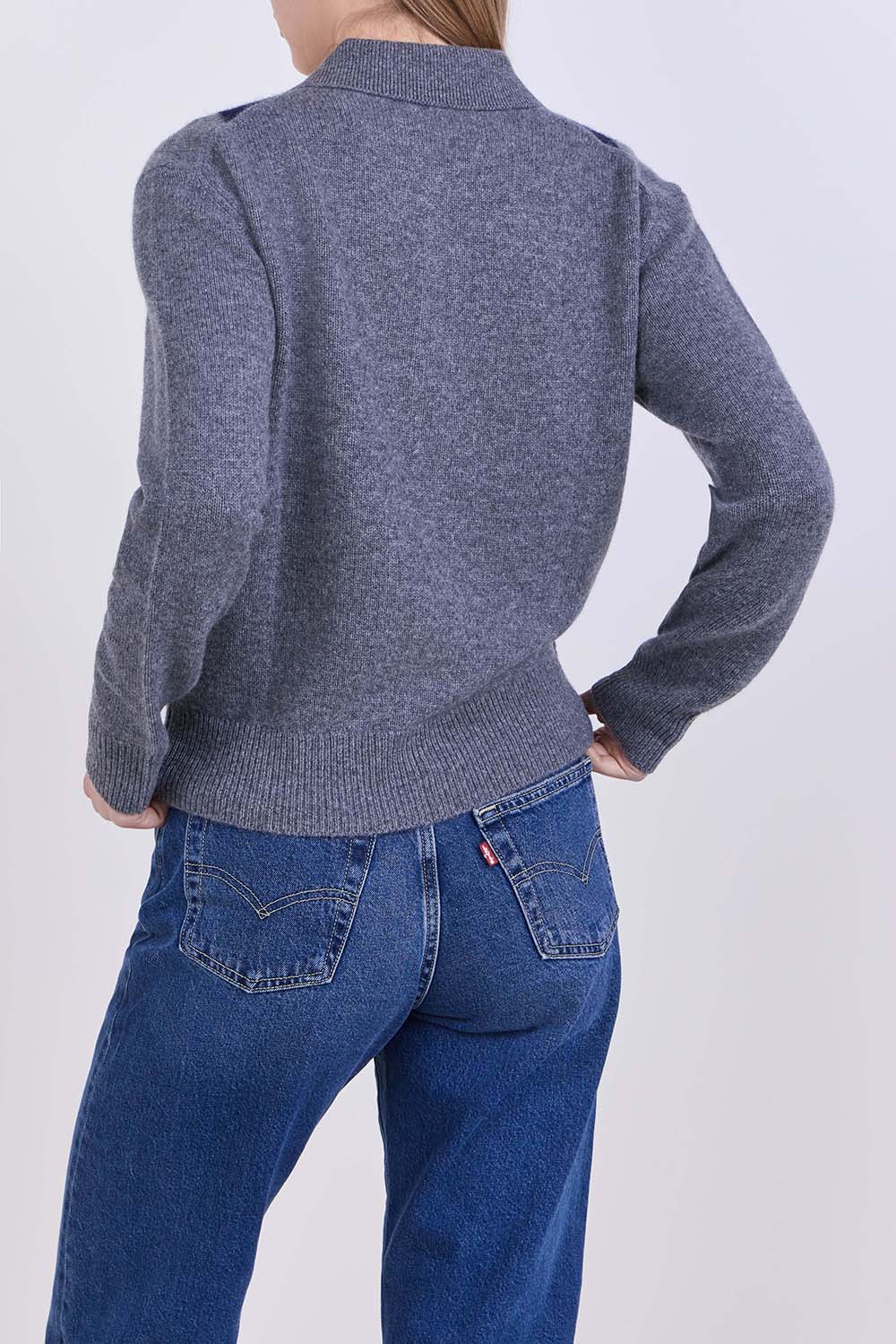 תמונת דוגמן אחורית של סריג פולו קשמיר