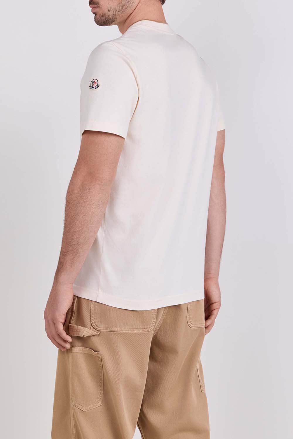 תמונת דוגמן אחורית של חולצת טי