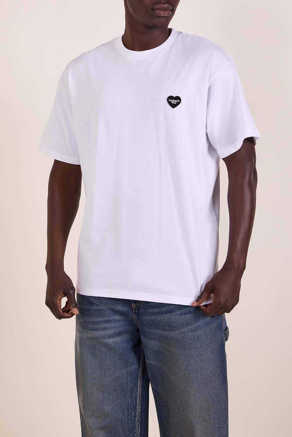 תמונת דוגמן קידמית של חולצת טי בגזרה משוחררת