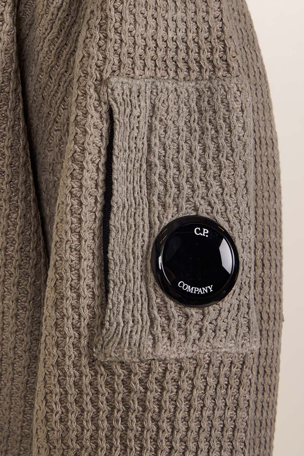 תמונת דוגמן אחורית של קפוצ'ון