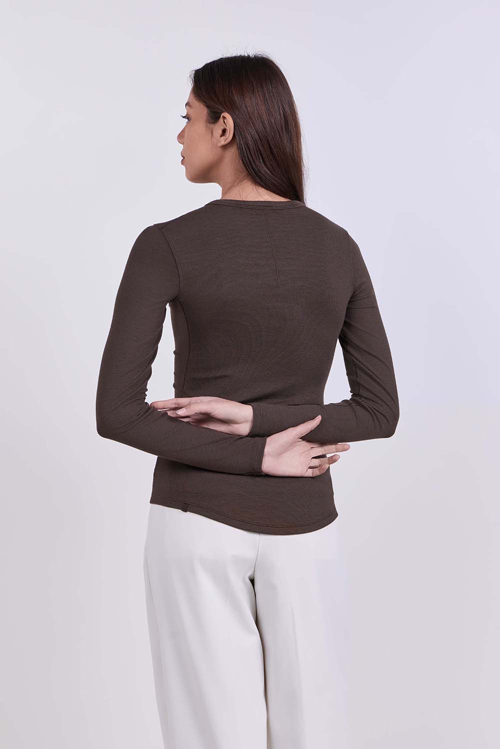 תמונת דוגמן אחורית של Hold Tight Long-Sleeve Shirt