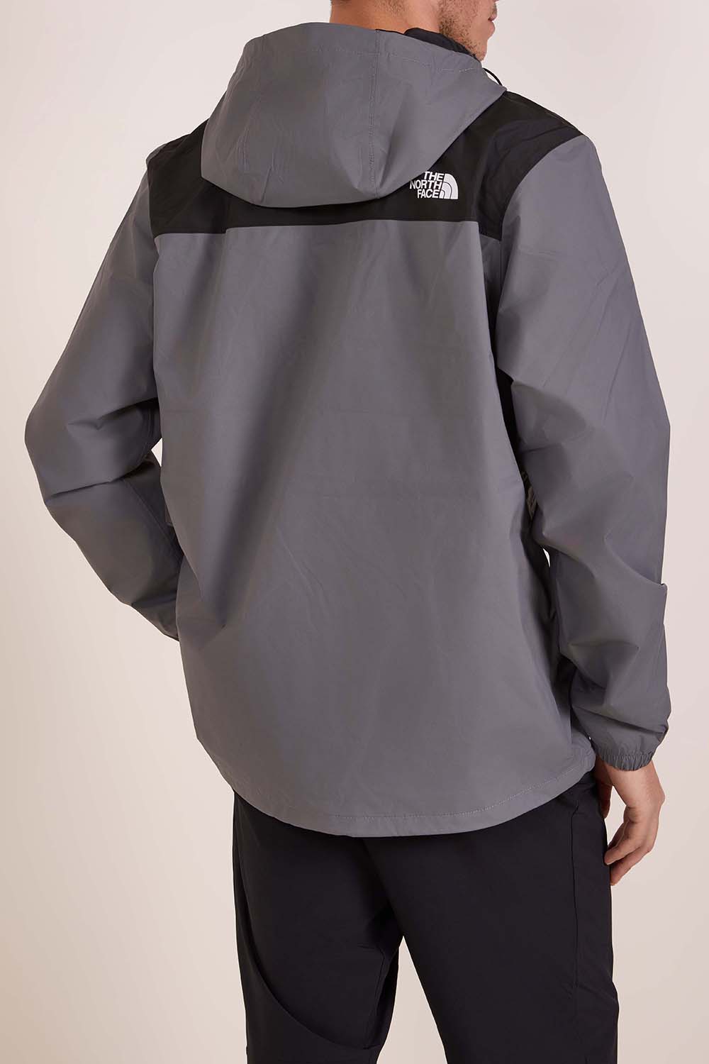 תמונת דוגמן אחורית של מעיל רוח