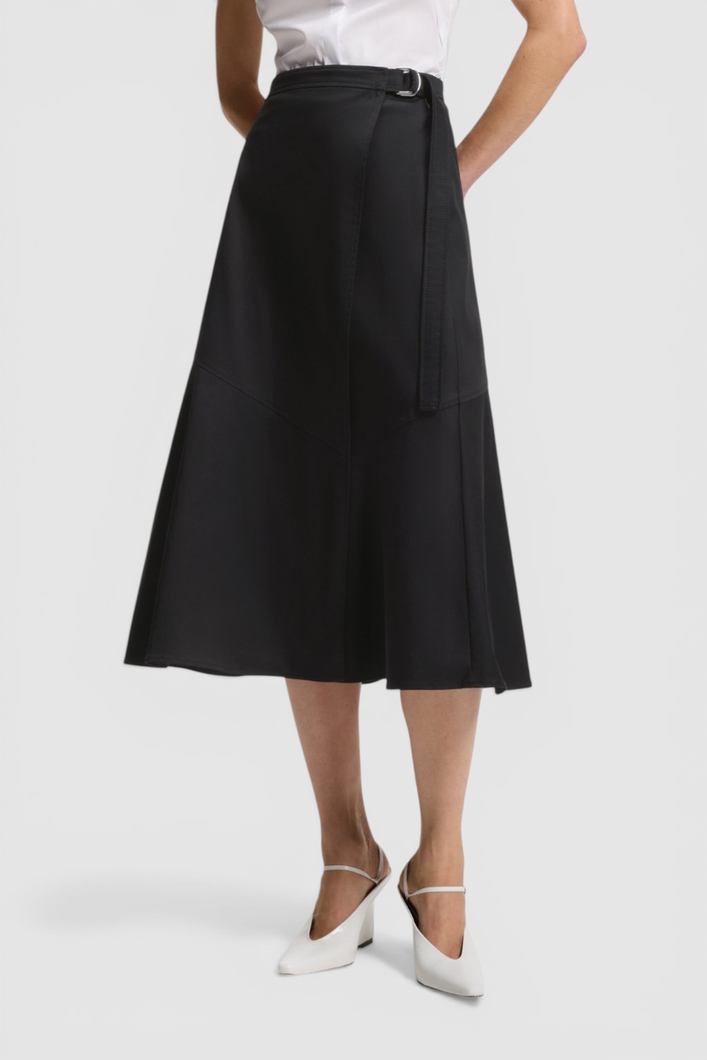 תמונת דוגמן קידמית של חצאית מידי