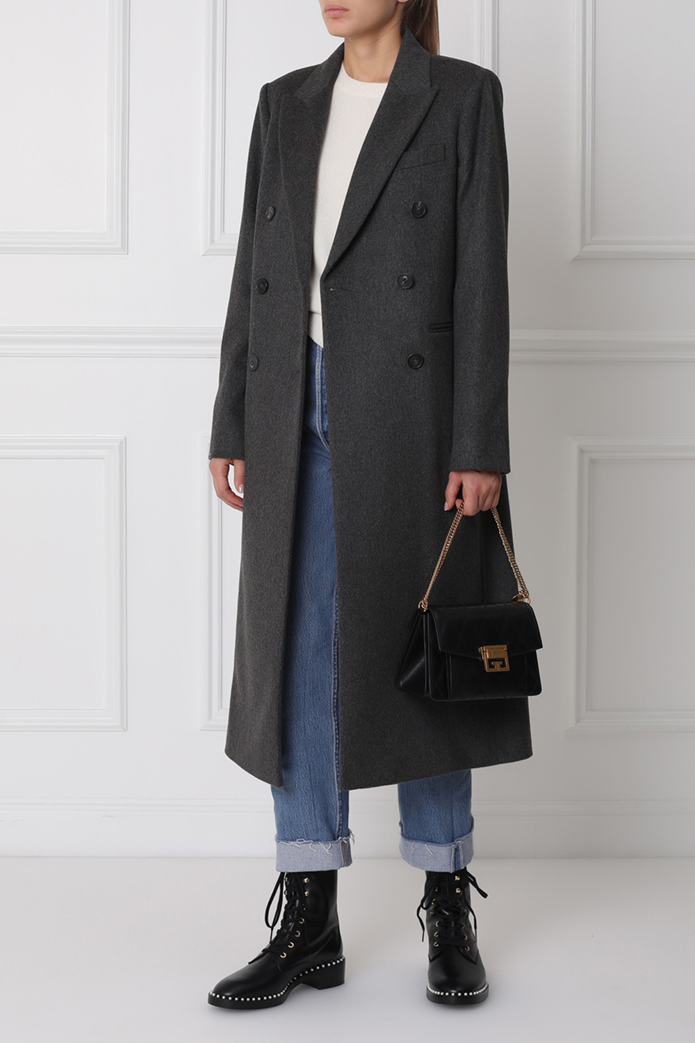 תמונת דוגמן קידמית של Black Leather Bag