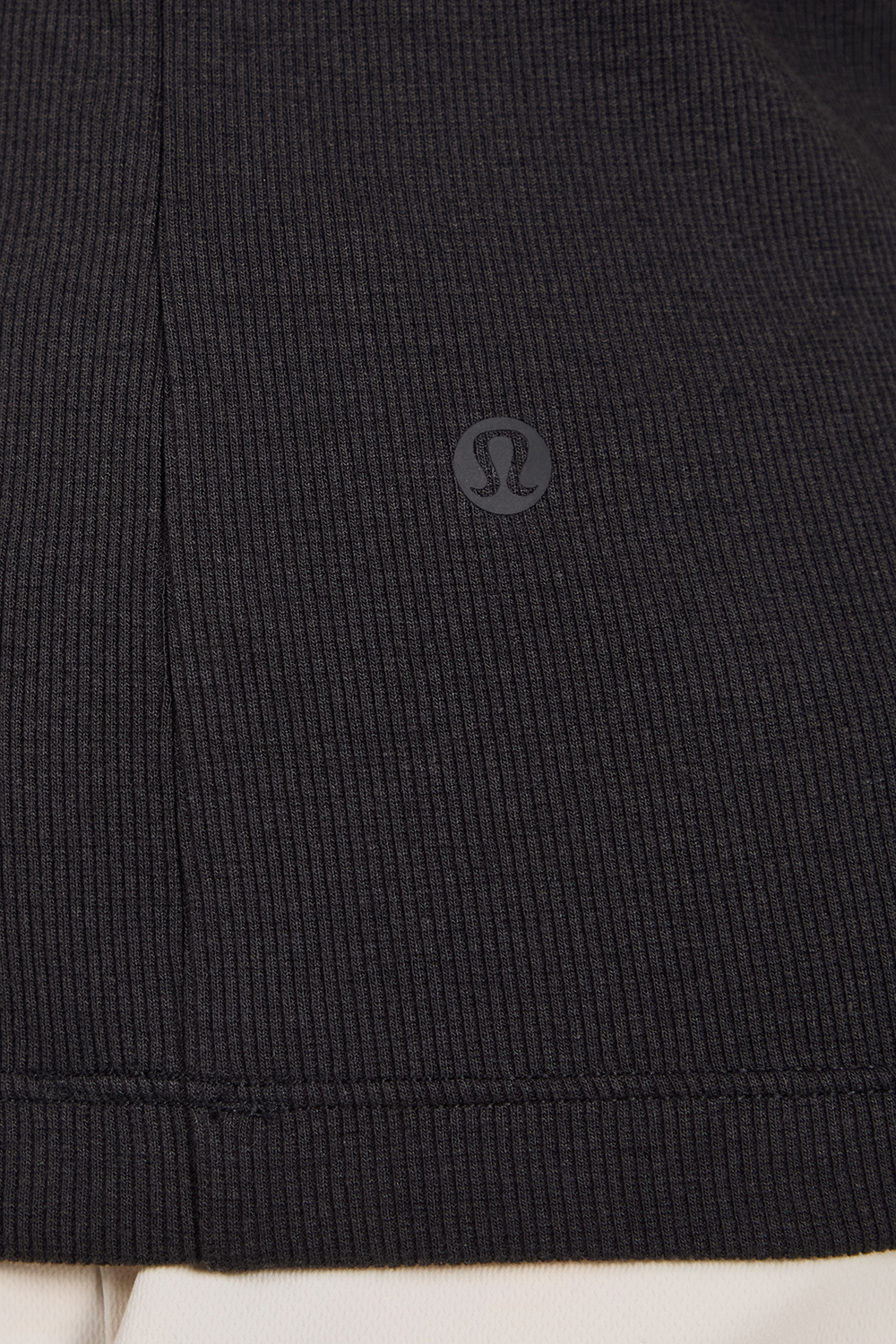 תמונת תקריב דוגמן של RIBBED MODAL TANK