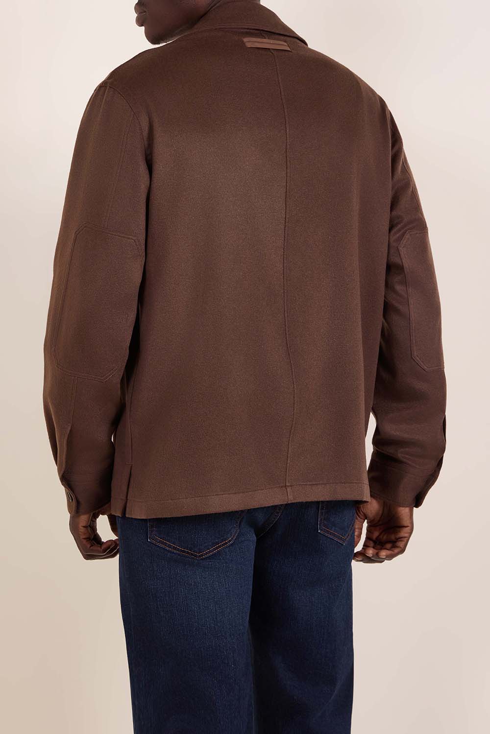 תמונת דוגמן אחורית של חולצת ז'קט