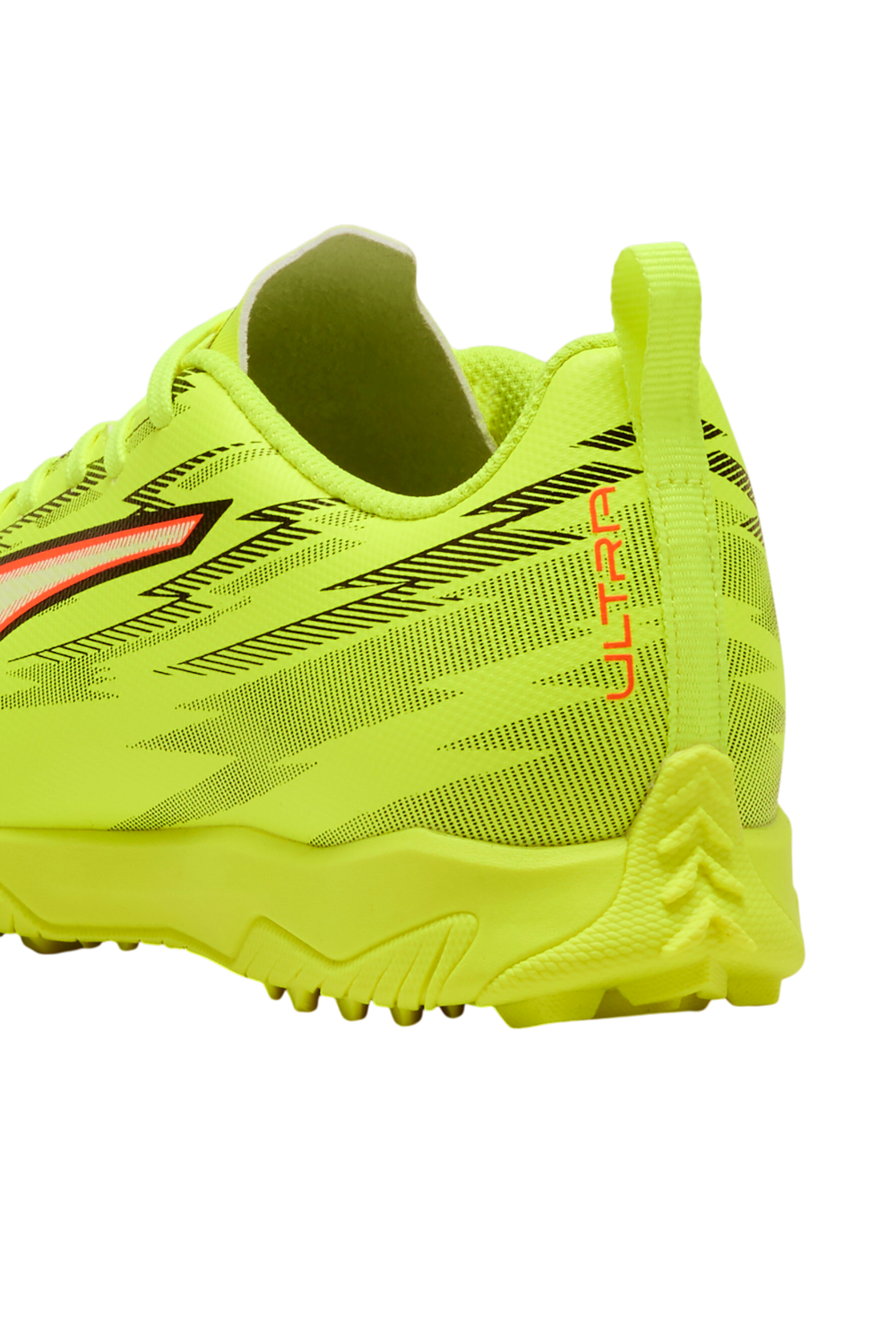 נעלי כדורגל פיוטצ'ר 6 פליי טיטי