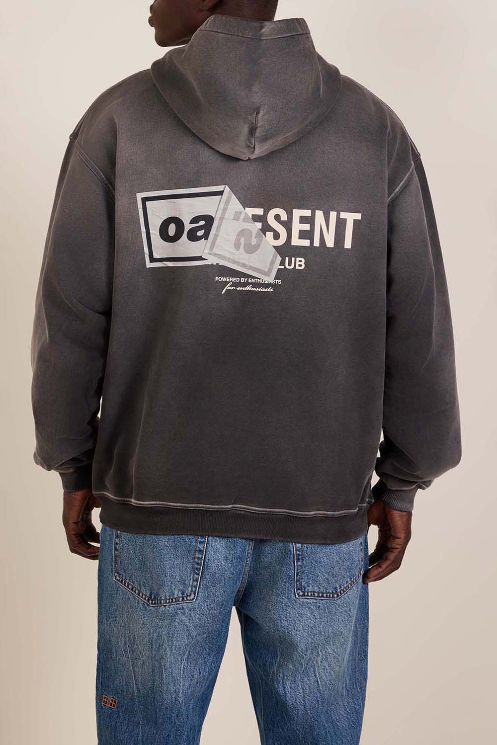 תמונת תקריב דוגמן של קפוצ'ון ריפרסנט x אואזיס