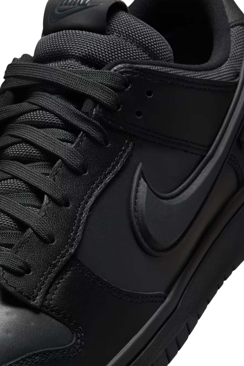 תמונת פנים של נעלי סניקרס דאנק גורטקס