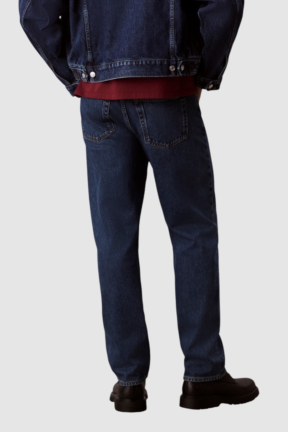 תמונת דוגמן אחורית של מכנסי ג'ינס