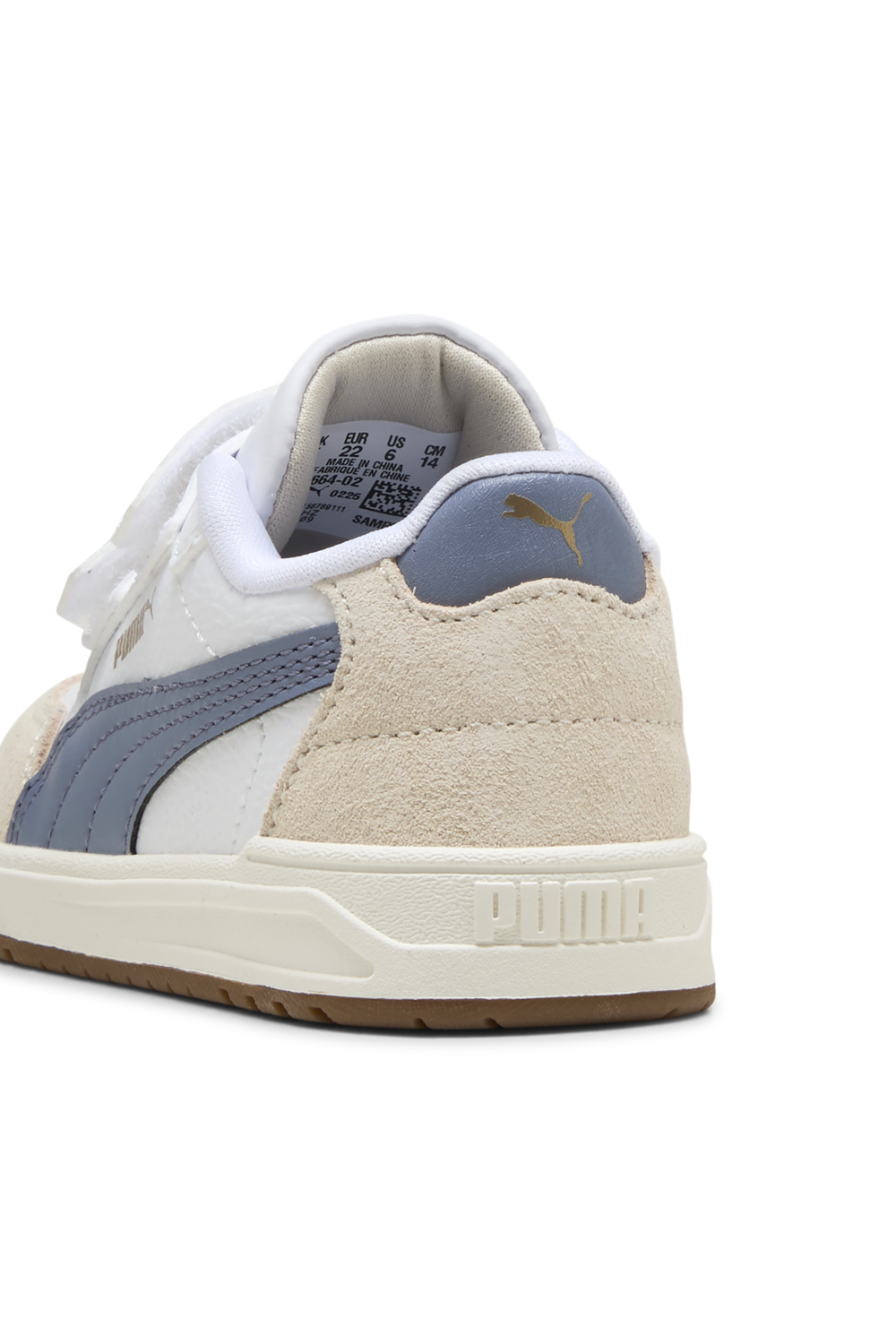 תמונת פנים של נעלי סניקרס