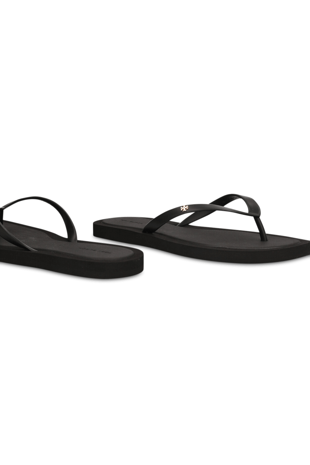 תמונת תקריב של כפכפי אצבע קירה