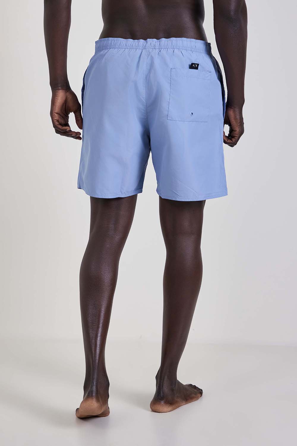 תמונת דוגמן אחורית של מכנסי בגד ים