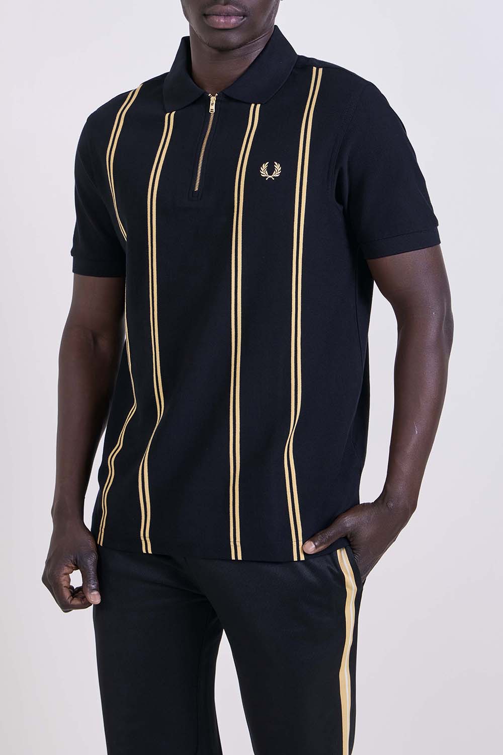 תמונת דוגמן קידמית של חולצת פולו