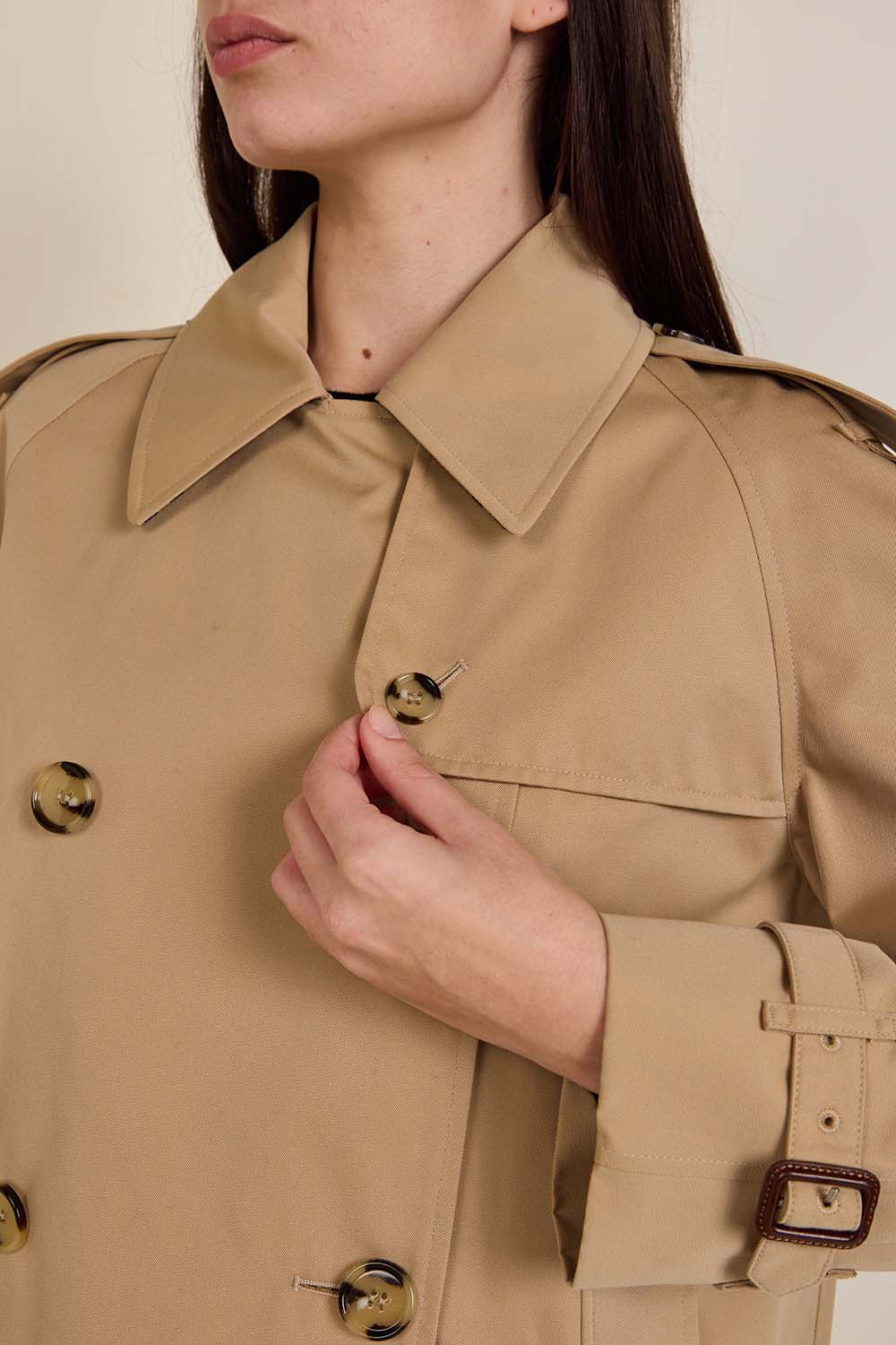 תמונת תקריב דוגמן של ז'קט טרנץ'