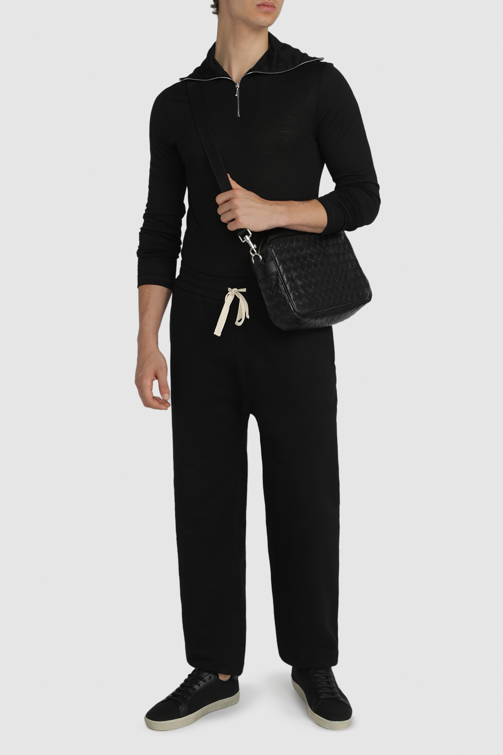 תמונת דוגמן קידמית של תיק קרוס מעור