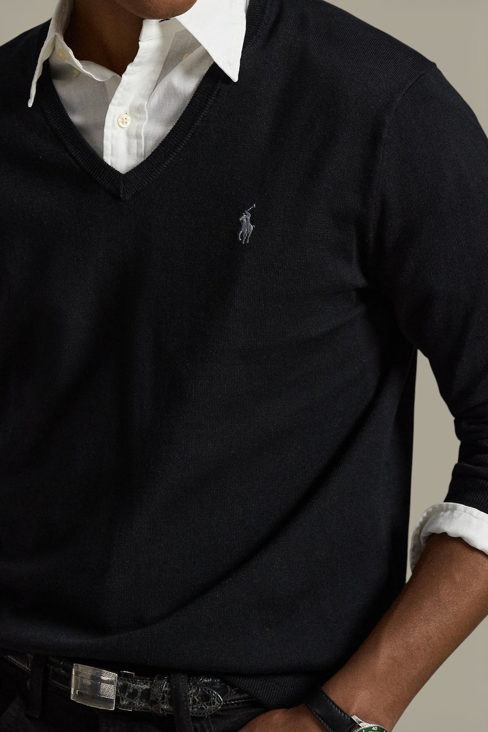 תמונת תקריב דוגמן של Cotton Sweater in Black