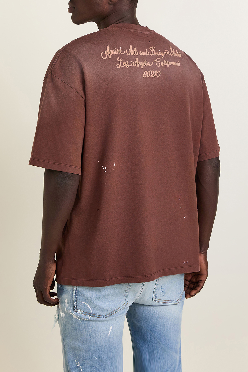 תמונת דוגמן אחורית של חולצת טי