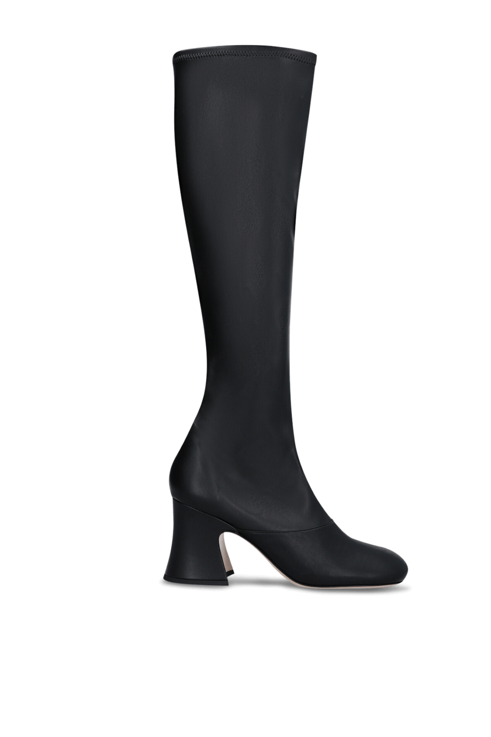 תמונה קידמית של מגפי עקב ג'ניס