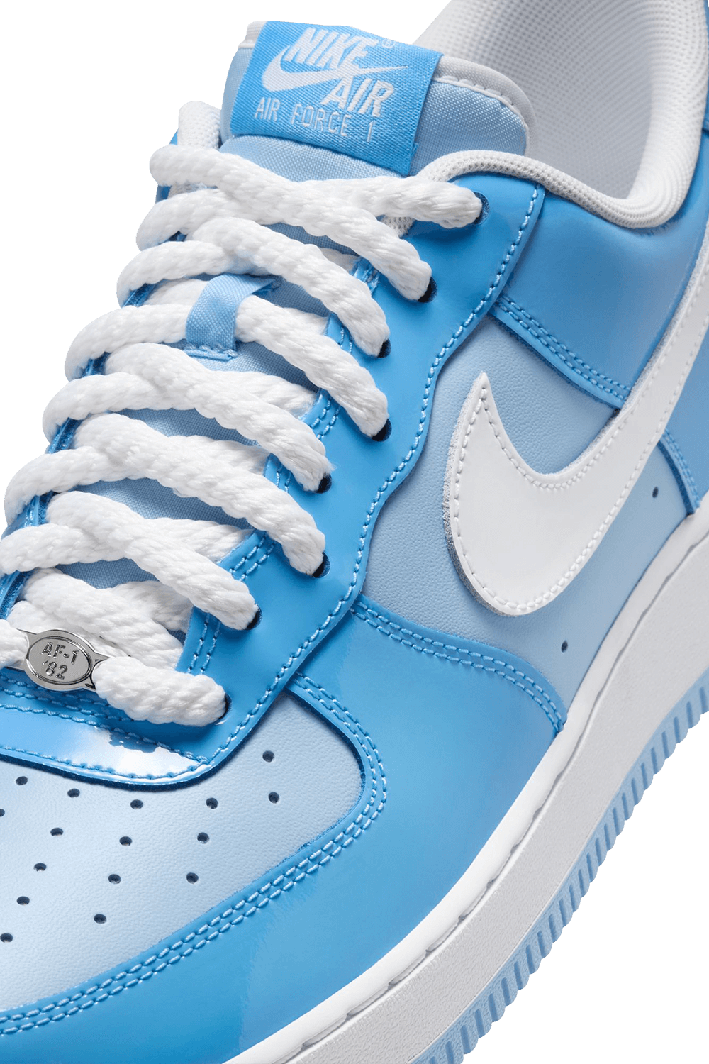 תמונת פנים של נעלי סניקרס אייר פורס 1 07