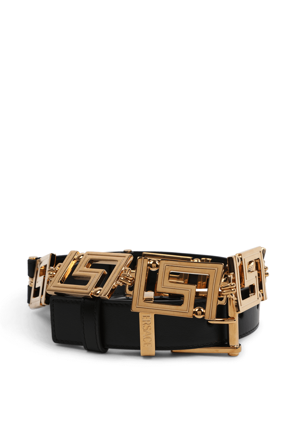 תמונה קידמית של חגורת עור עם שרשרת זהב מונוגרמית