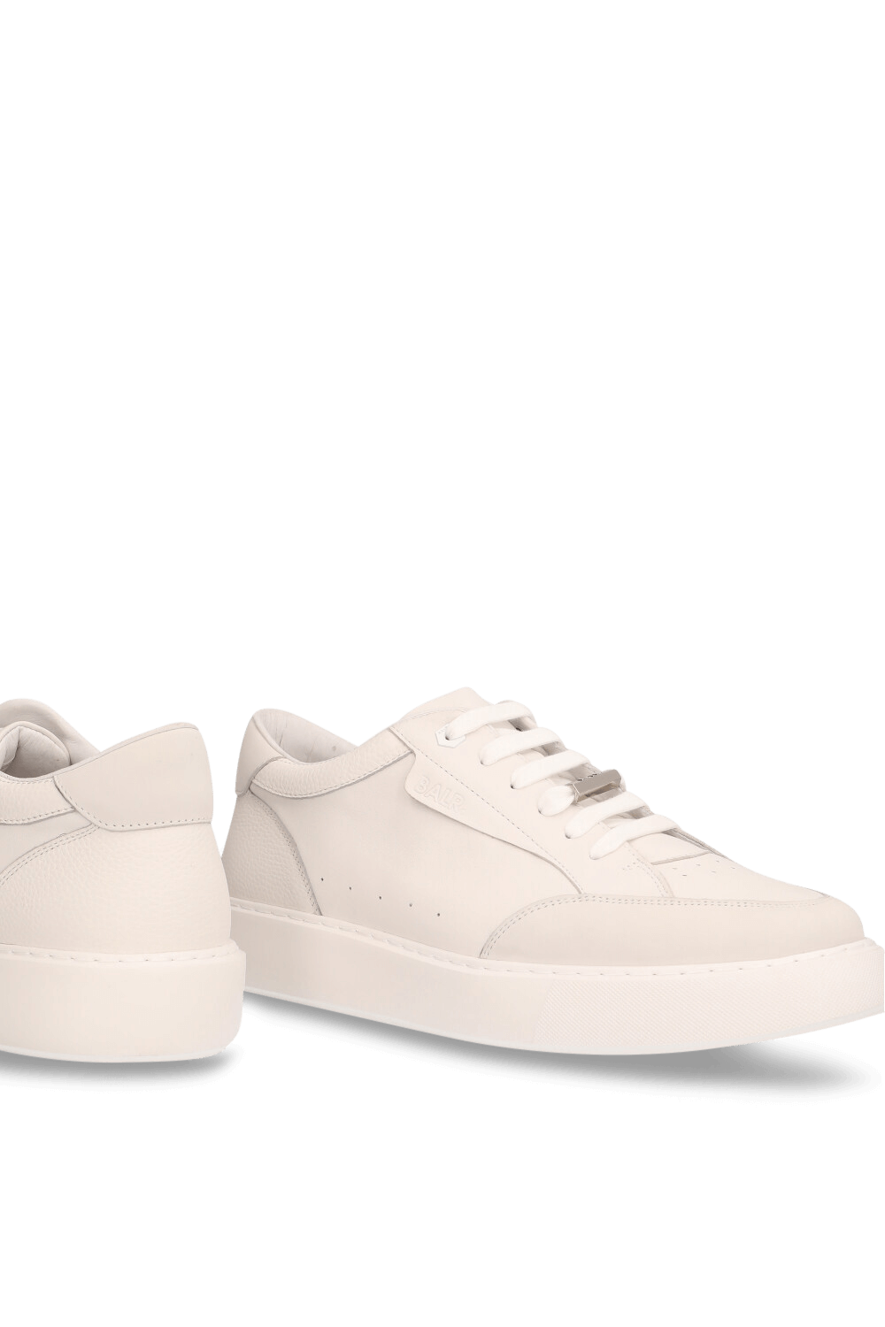 תמונת תקריב של נעלי סניקרס