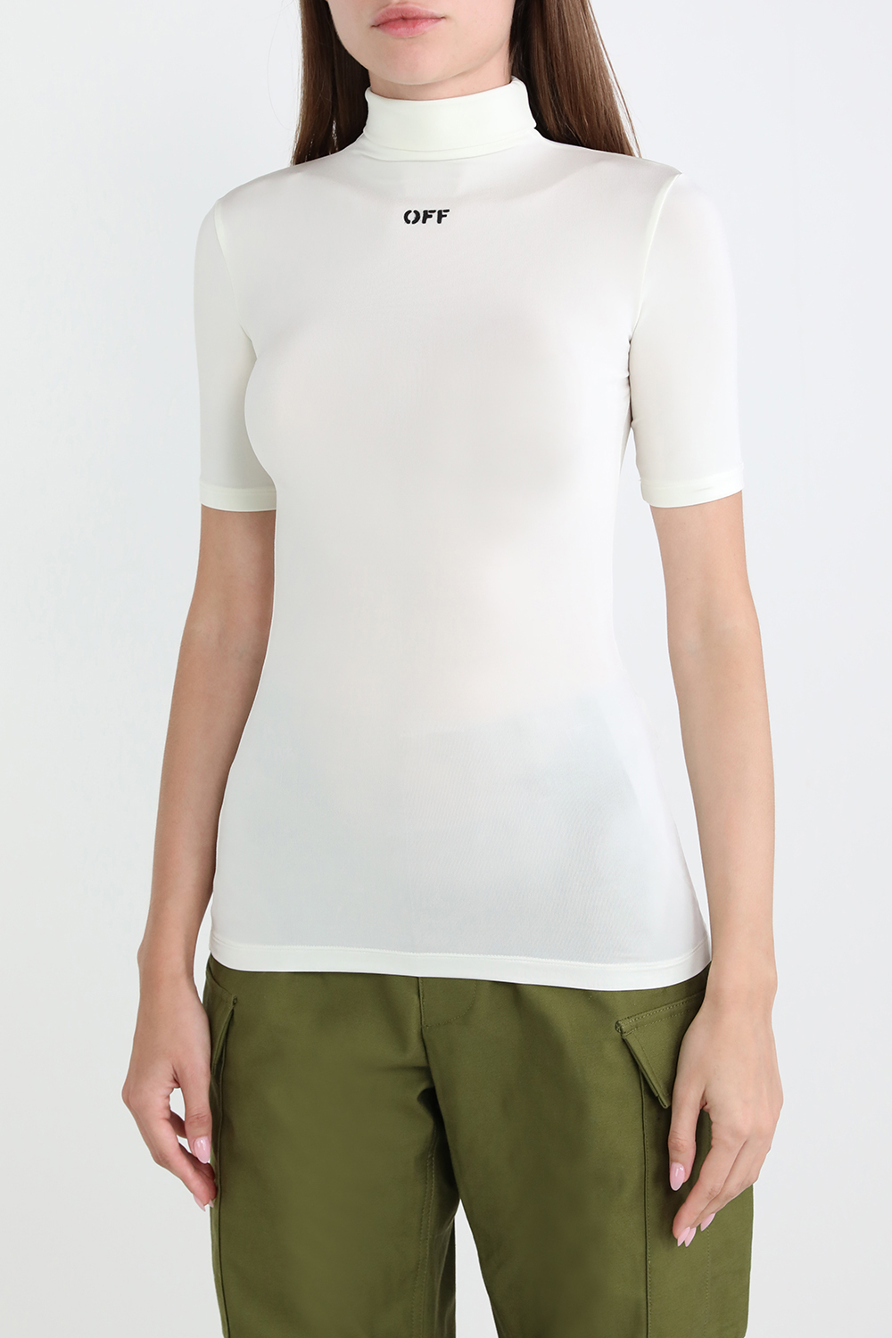 תמונת דוגמן קידמית של חולצת גולף קצרה