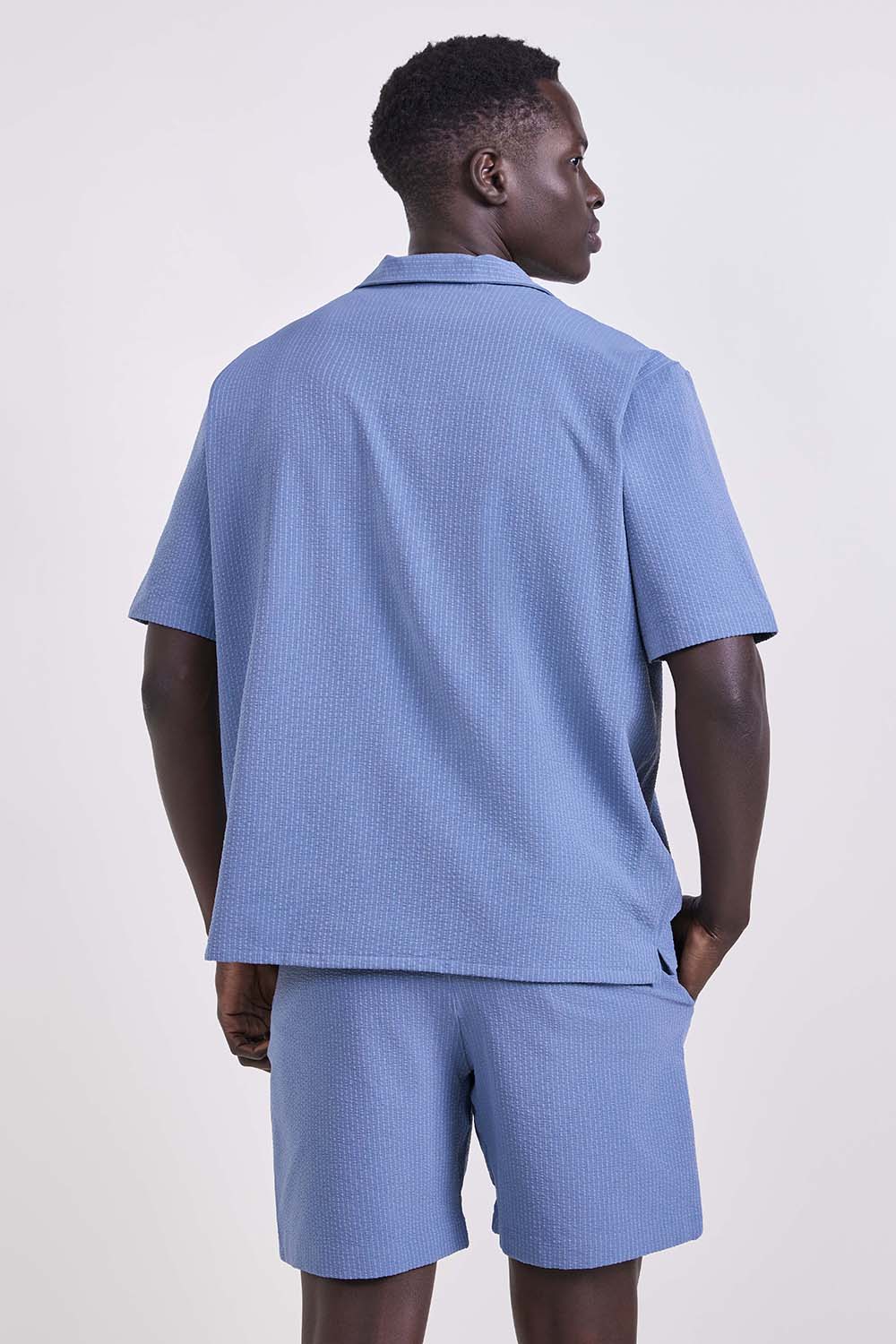 תמונת דוגמן אחורית של Airing Easy Camp-Collar Shirt *Textured