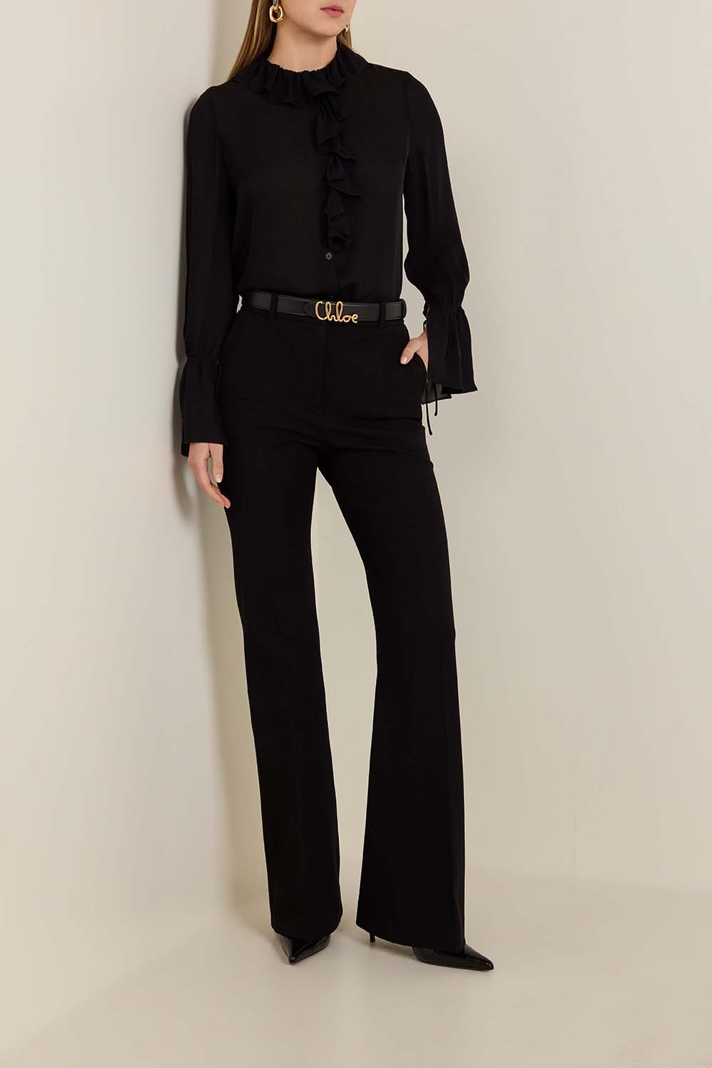 תמונת דוגמן קידמית של חגורת עור