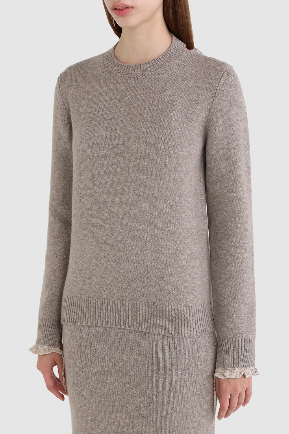 תמונת דוגמן קידמית של סוודר קשמיר