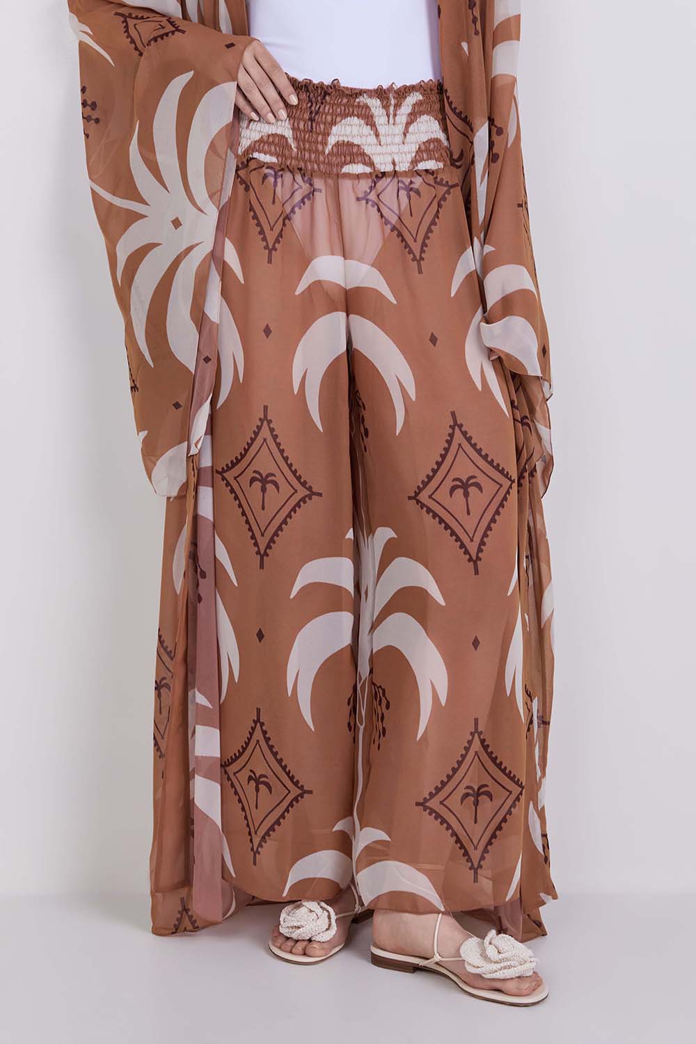 תמונת דוגמן קידמית של מכנסיים רחבים