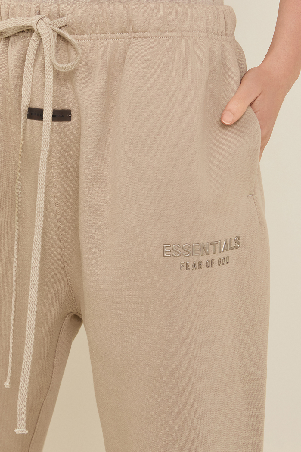 תמונת תקריב דוגמן של מכנסי ג'וג