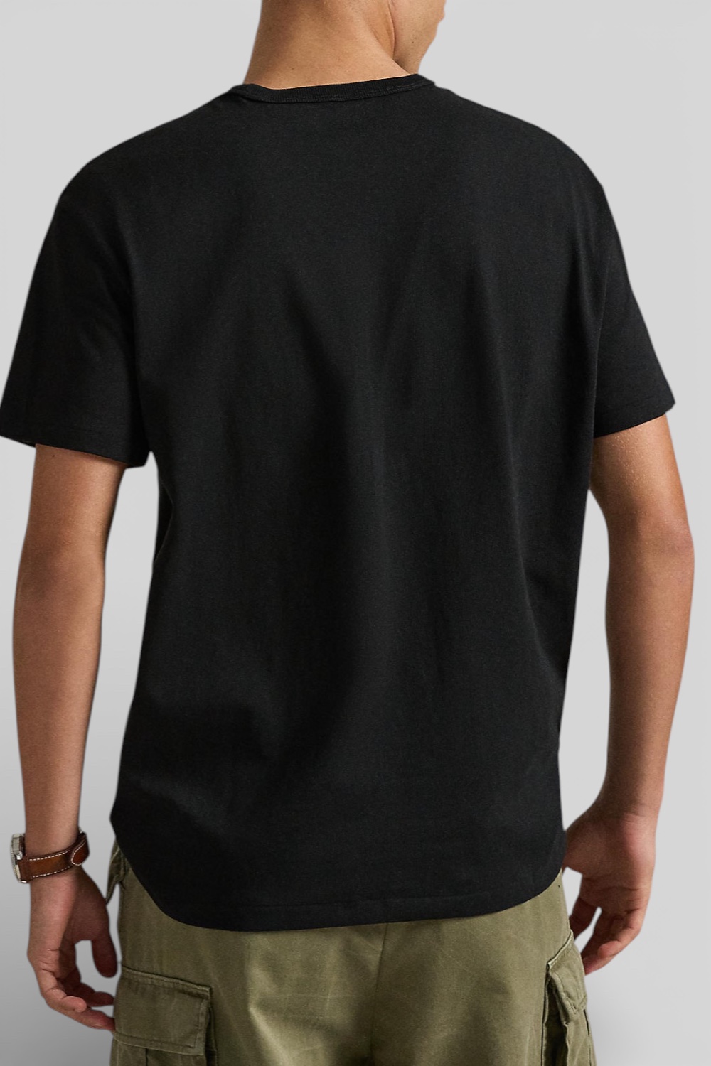 תמונת דוגמן אחורית של חולצת טי