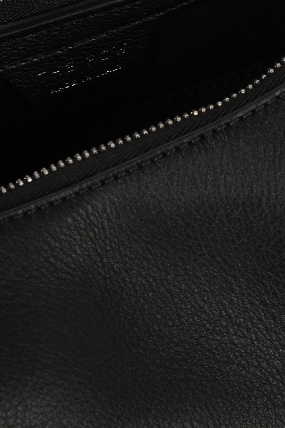 תמונת פנים של תיק הובו קטן מעור