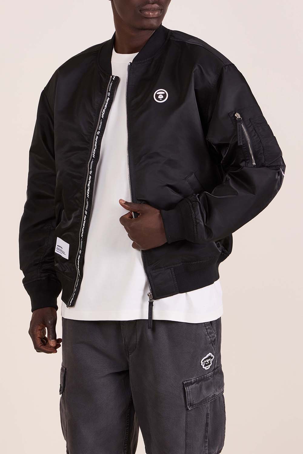 תמונת דוגמן קידמית של ז'קט בומבר