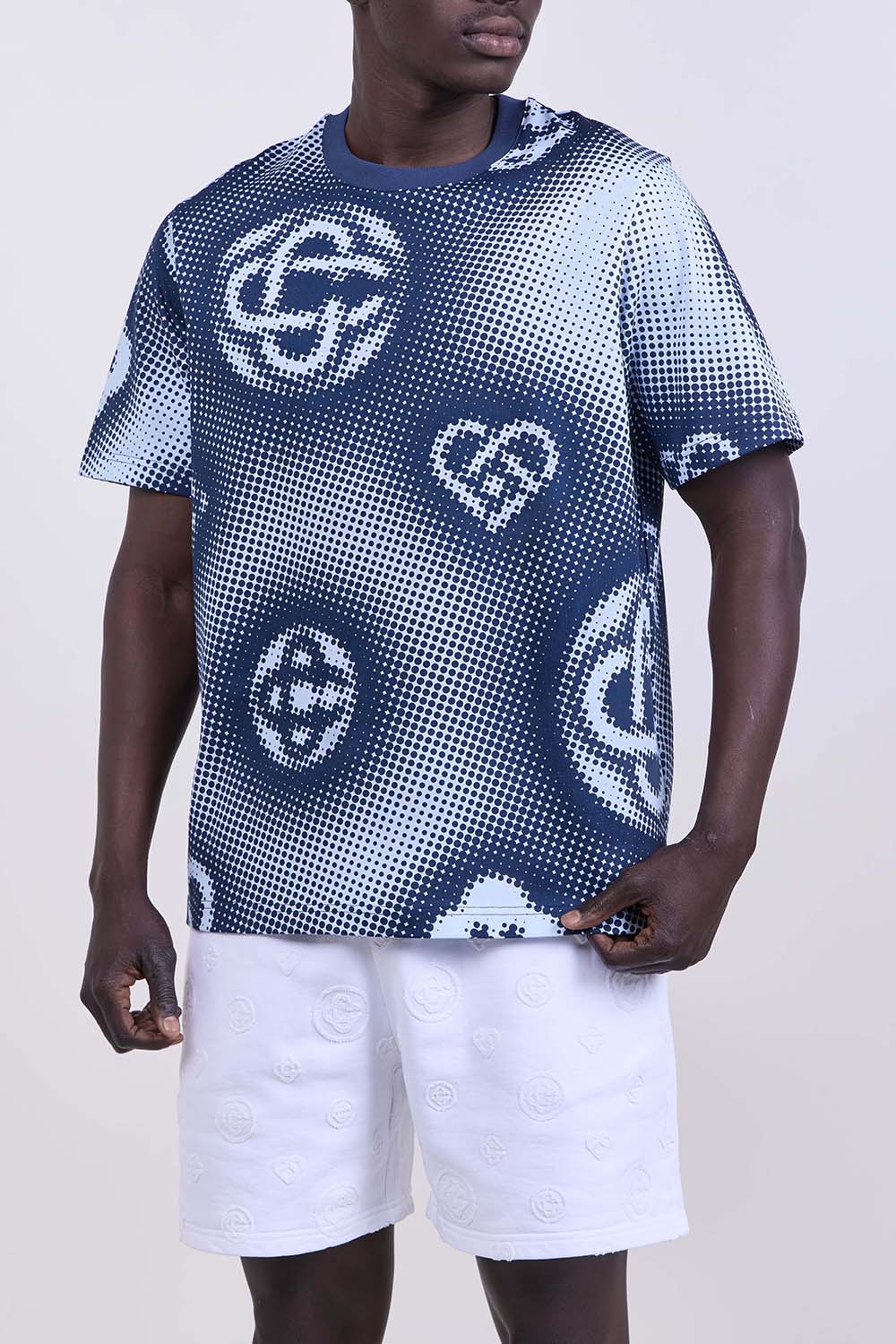 תמונת דוגמן קידמית של חולצת טי בגזרת סלים