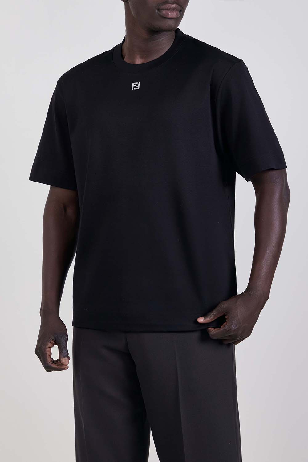 תמונת דוגמן קידמית של חולצת טי