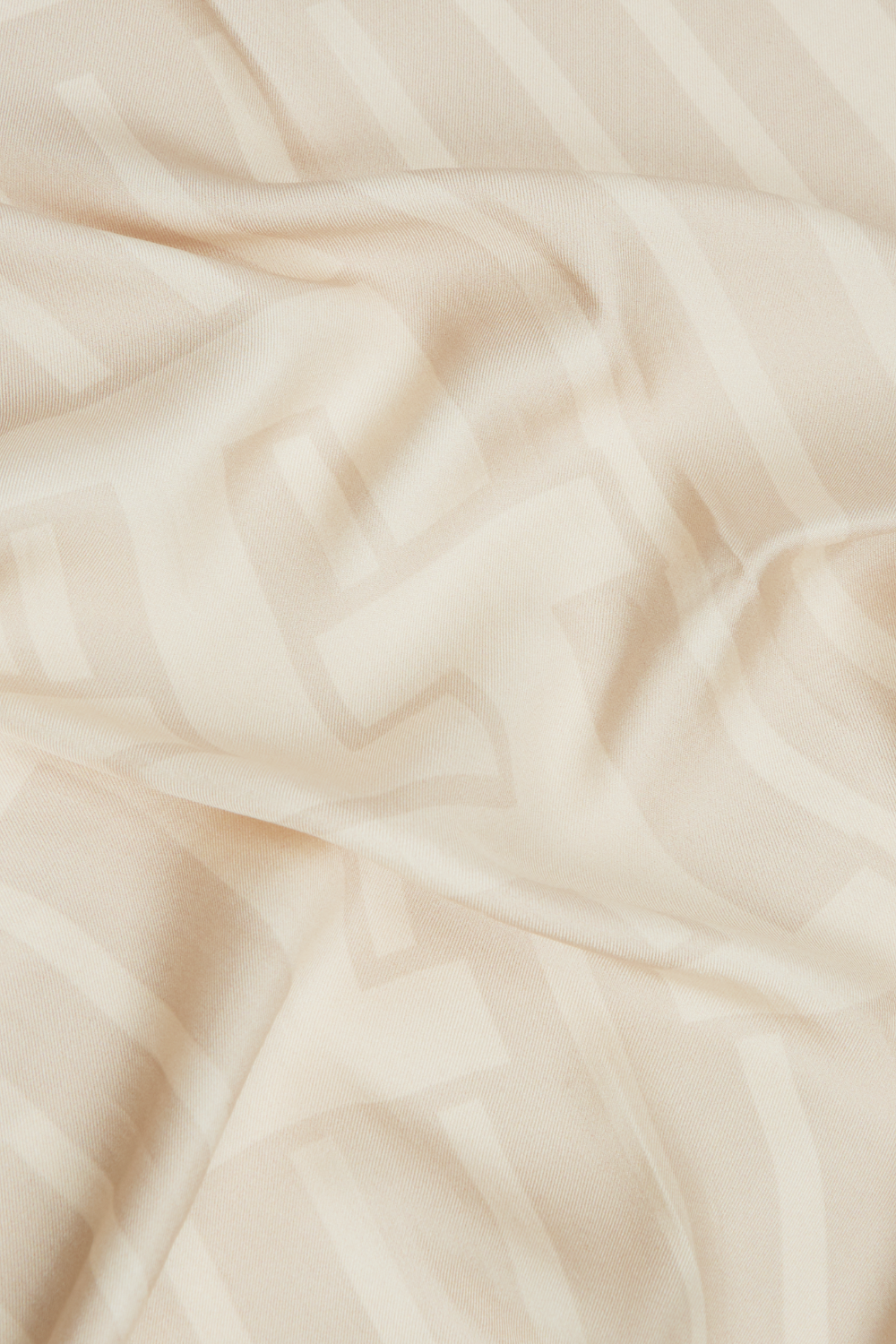 תמונה אחורית של מטפחת