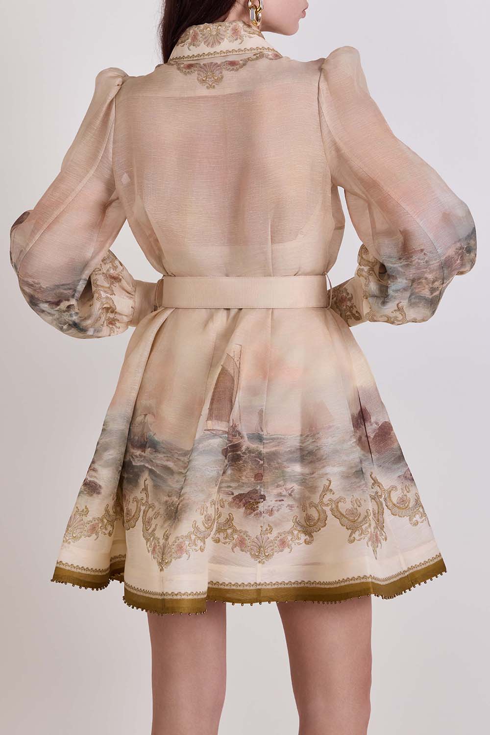 תמונת דוגמן אחורית של שמלת מיני