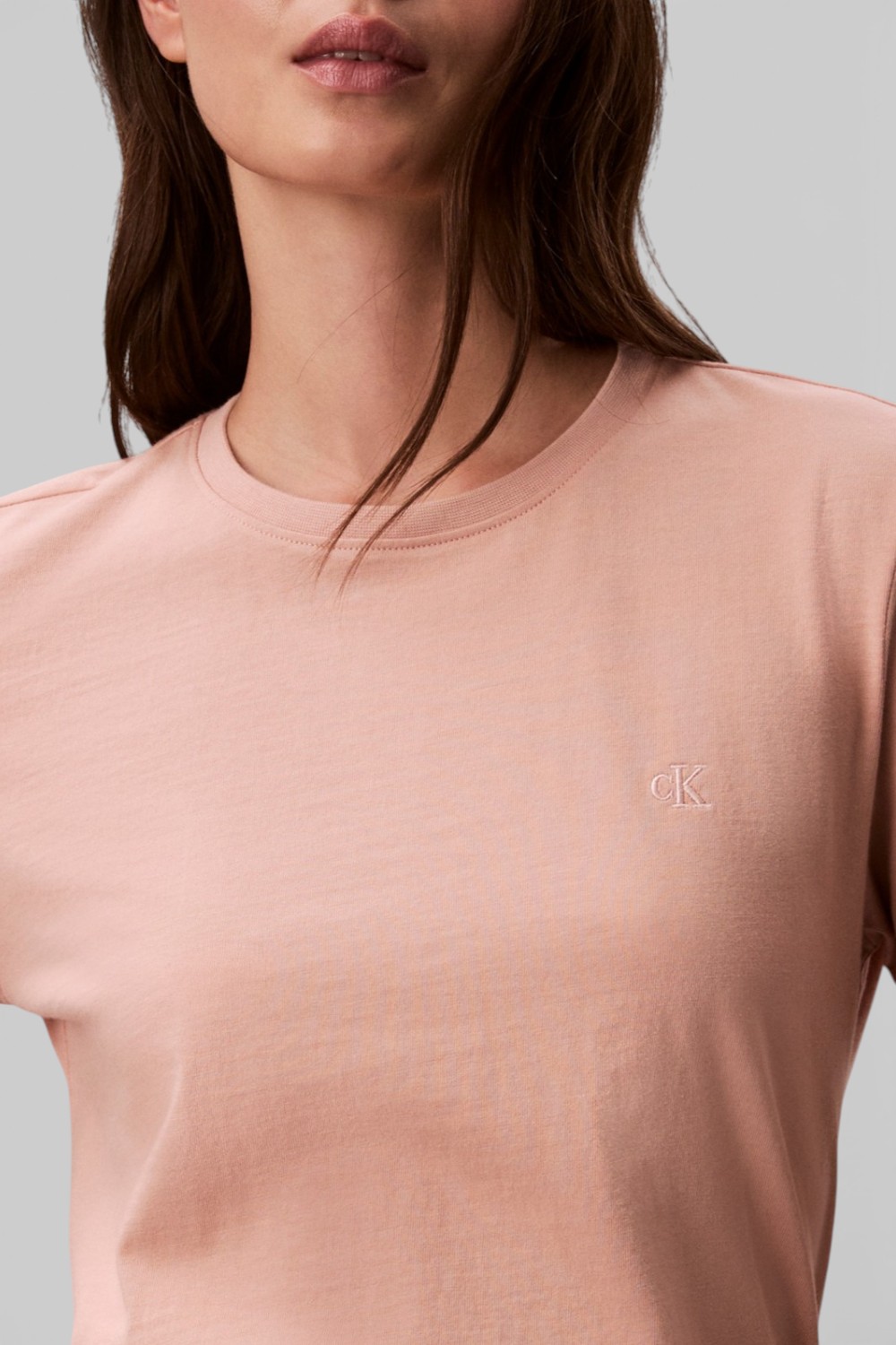 תמונת תקריב דוגמן של חולצת טי