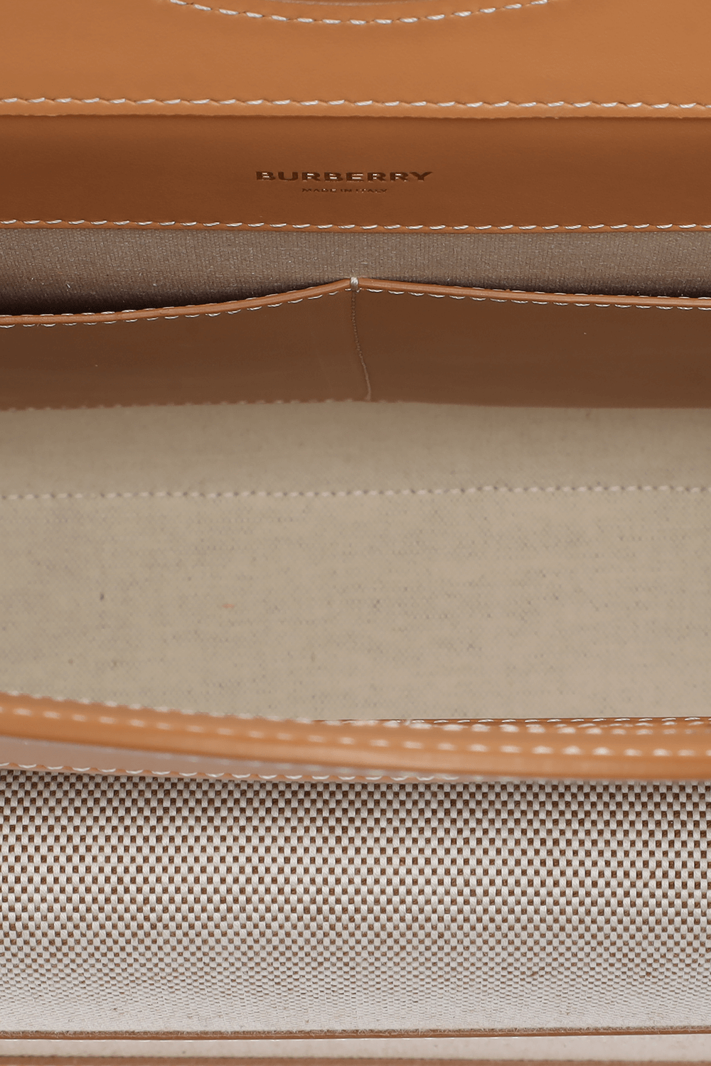 תמונת פנים של Medium Two-Tone Pocket Bag